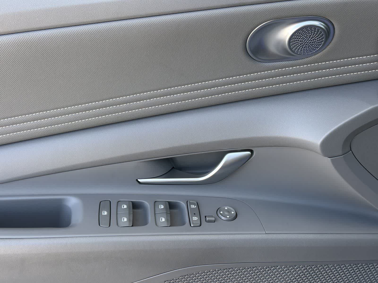 Thumbnail: 2023 Hyundai Elantra - 13