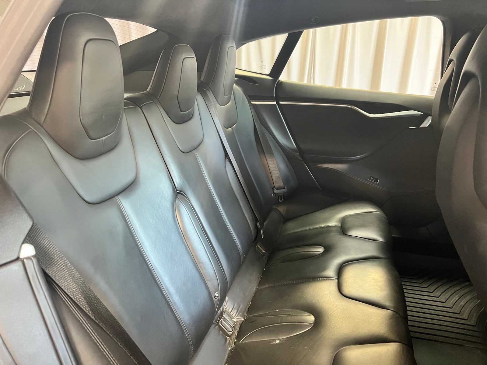 Thumbnail: 2015 Tesla Model S - 11