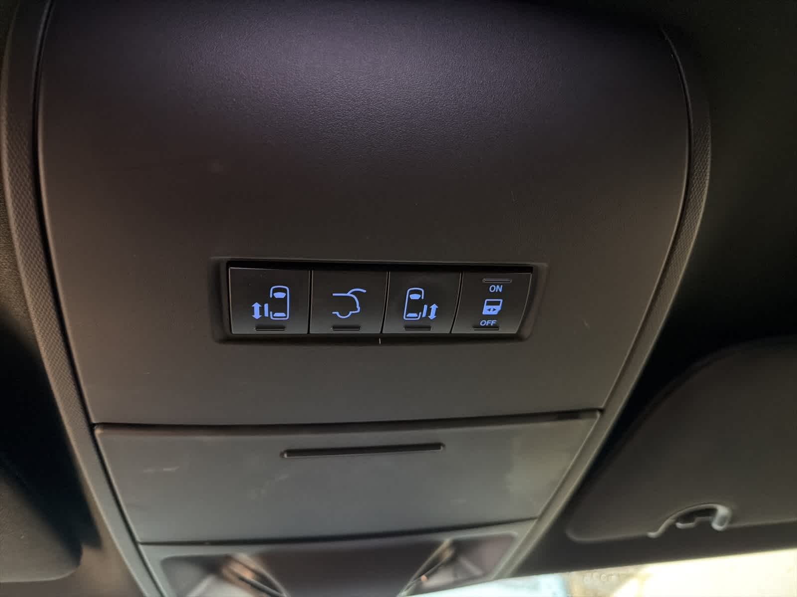 Thumbnail: 2019 Dodge Grand Caravan - 23