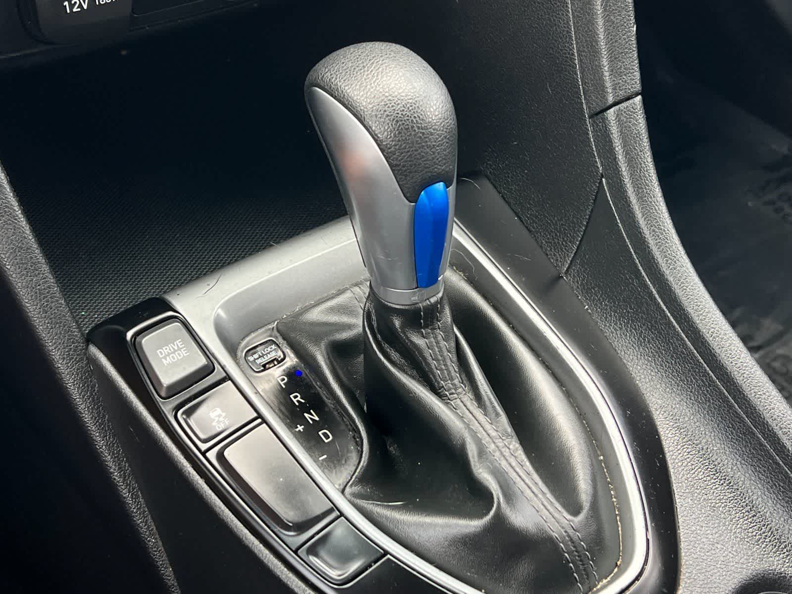 Thumbnail: 2019 Hyundai Veloster - 21