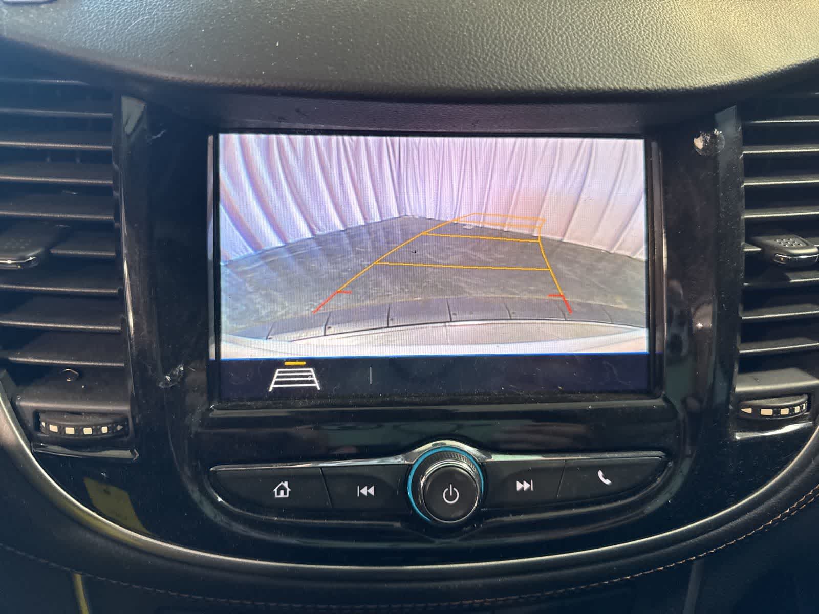 Thumbnail: 2018 Chevrolet Trax - 25