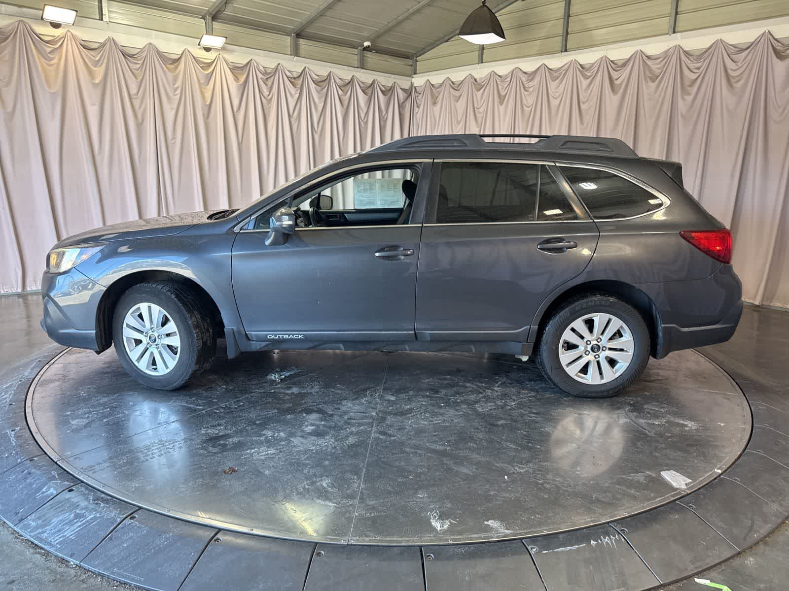 2018 Subaru Outback 2.5i Premium with photo 4