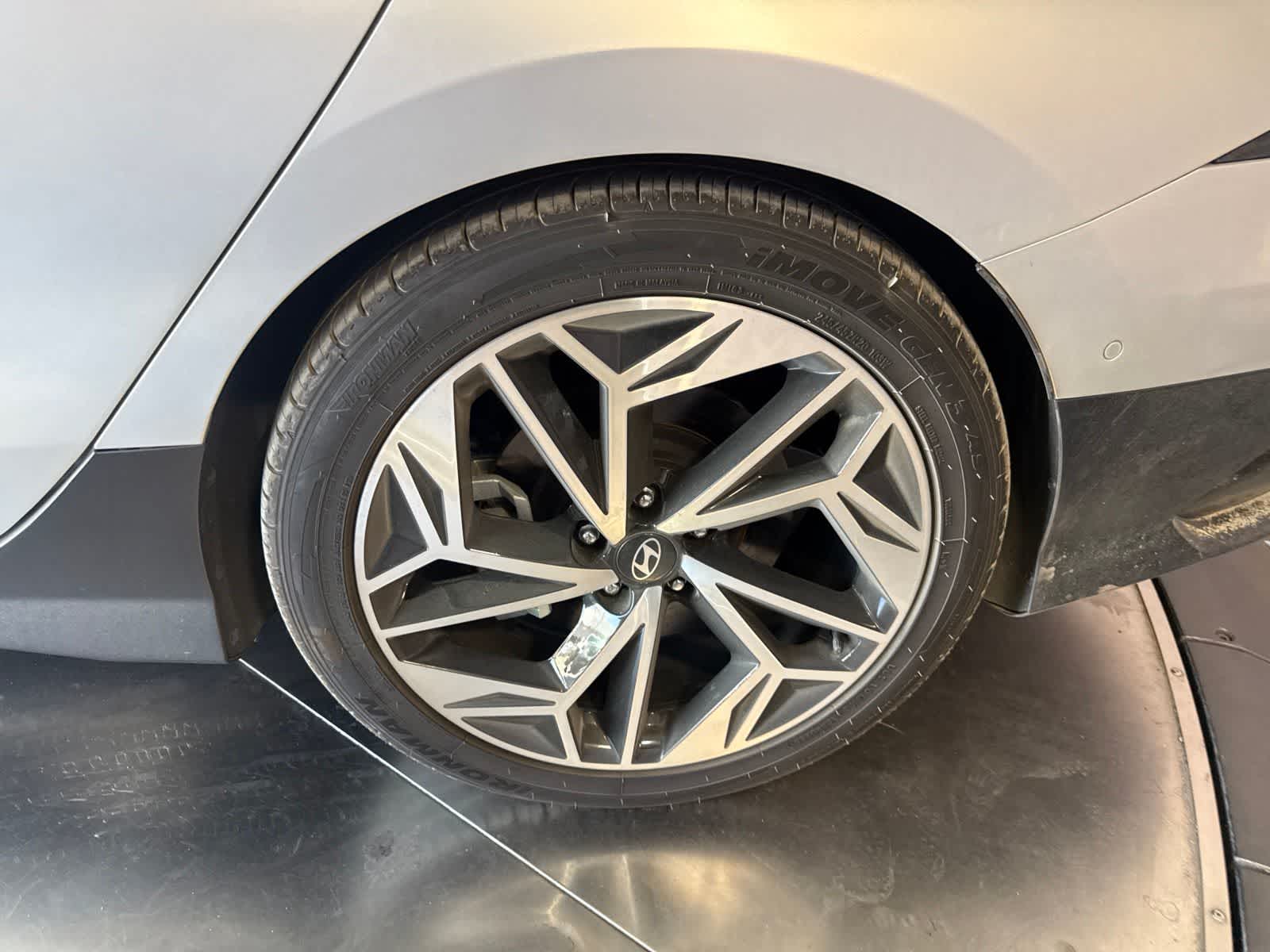 Thumbnail: 2024 Hyundai Ioniq 6 - 9