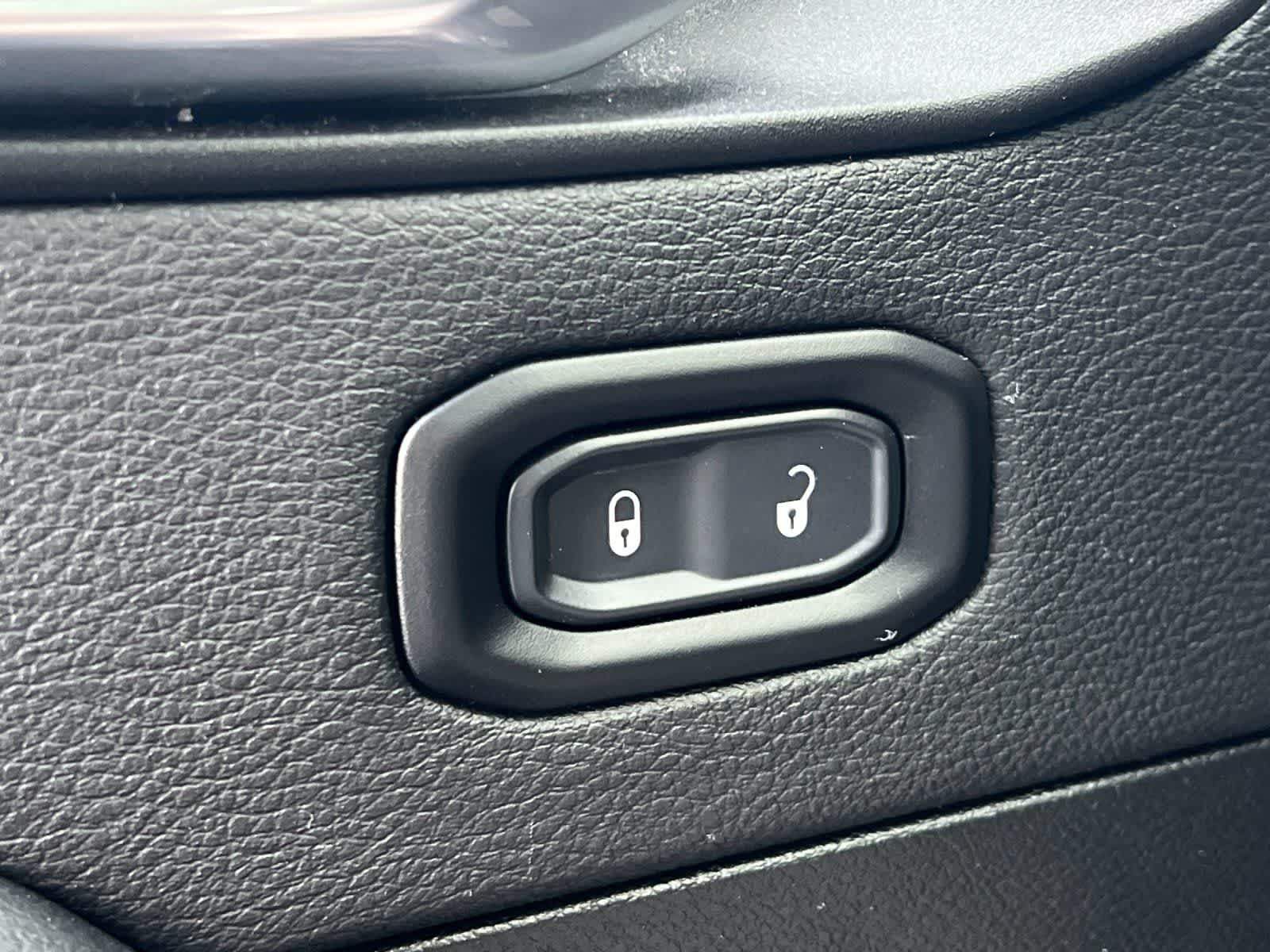 Thumbnail: 2023 Jeep Wrangler - 14