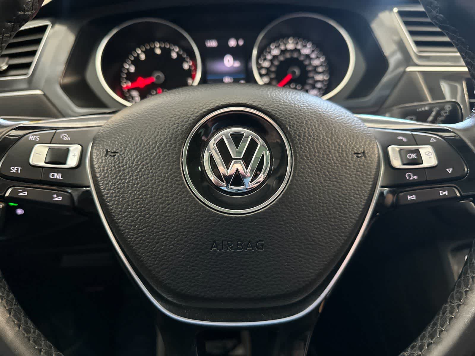 Thumbnail: 2018 Volkswagen Tiguan - 21