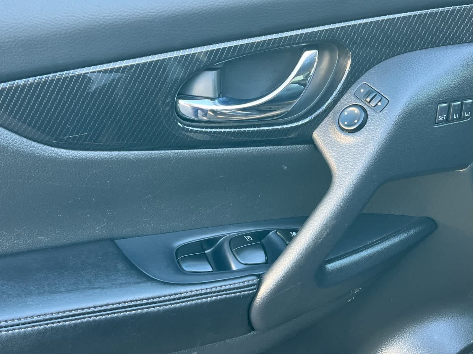 Thumbnail: 2019 Nissan Rogue - 13