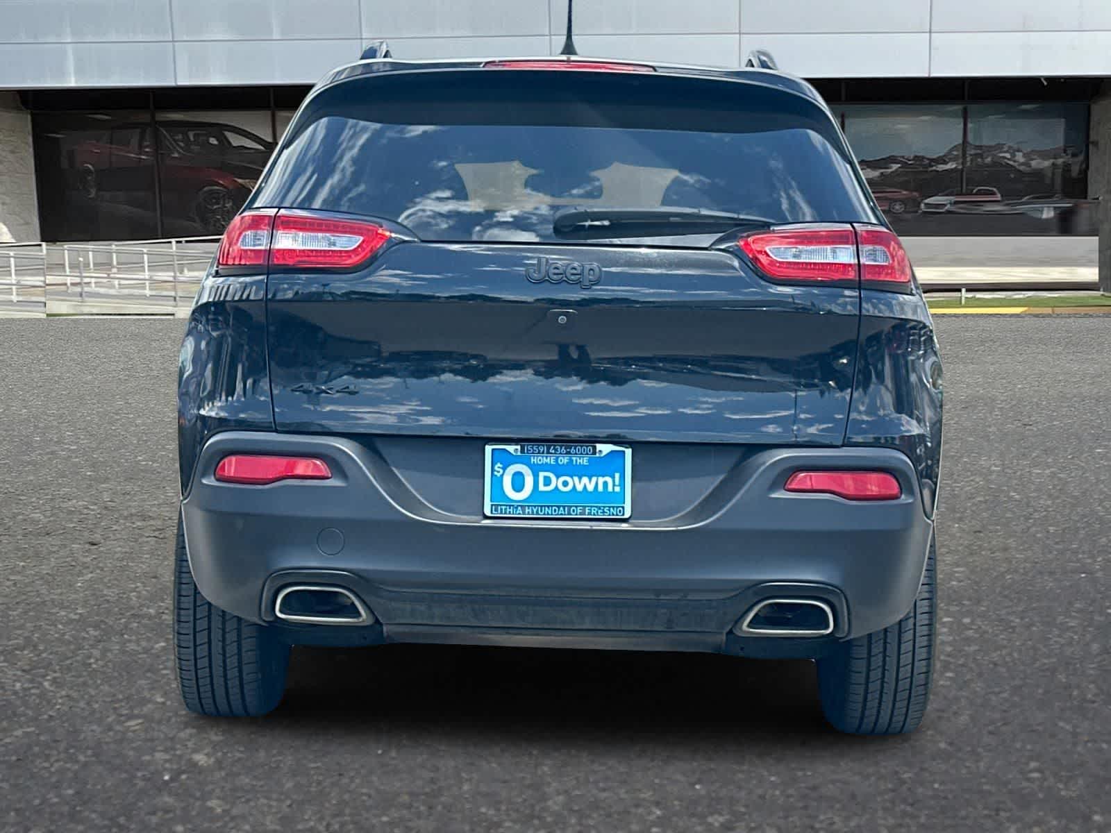 Thumbnail: 2018 Jeep Cherokee - 7
