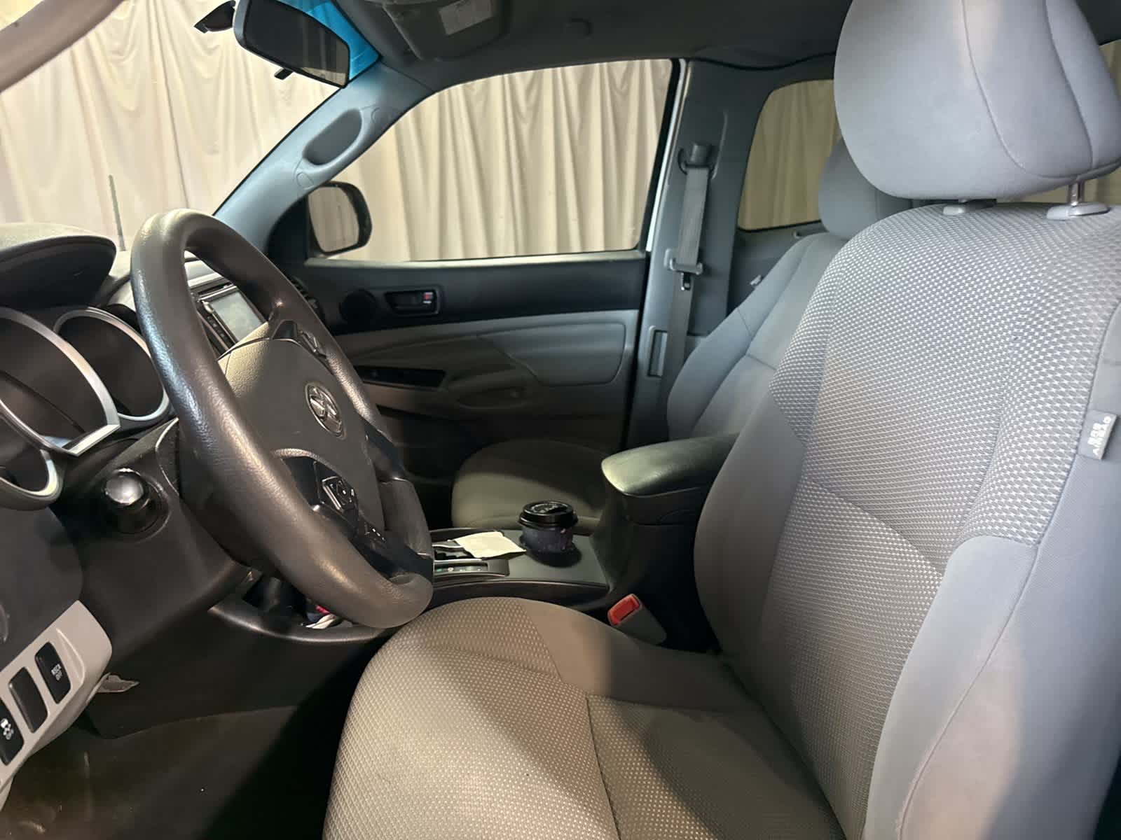 Thumbnail: 2015 Toyota Tacoma - 15