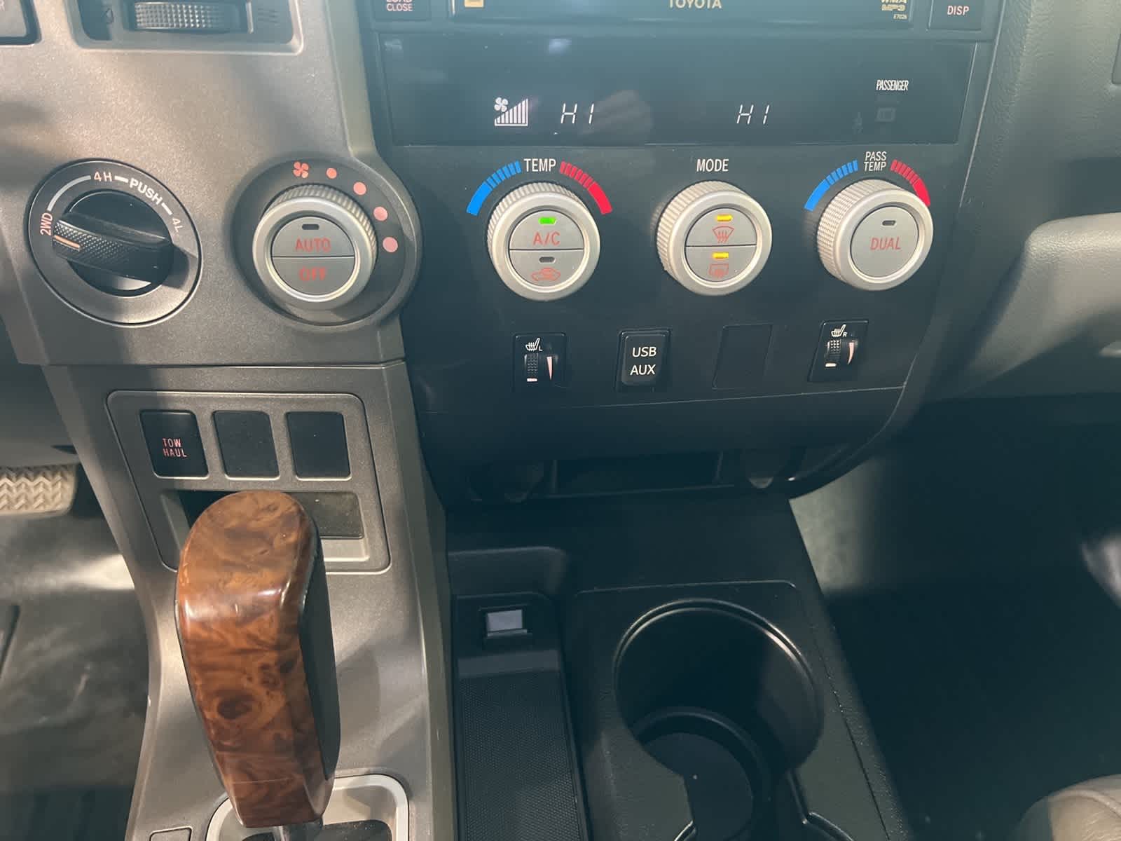 Thumbnail: 2011 Toyota Tundra - 26