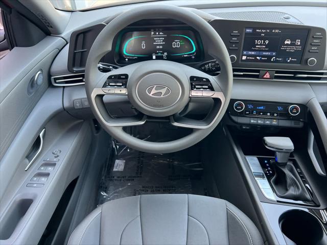 2025 Hyundai Elantra Blue 15