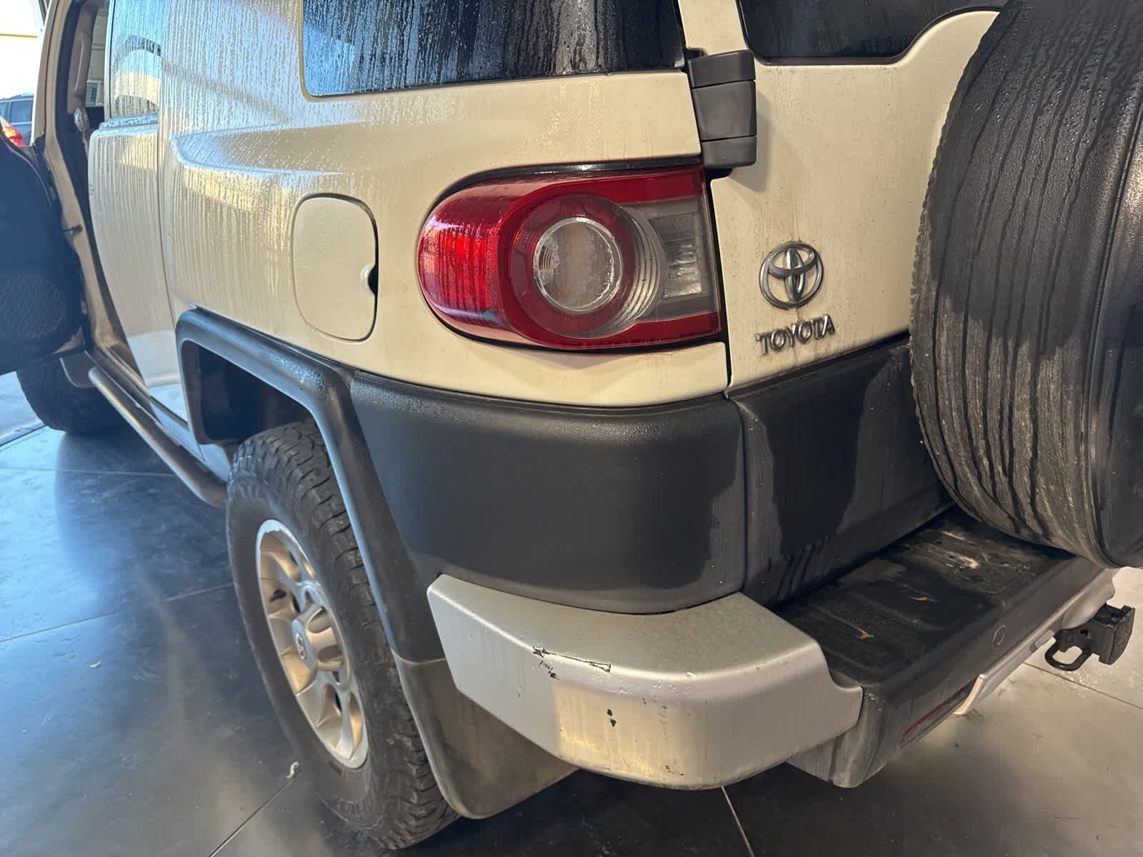 Thumbnail: 2013 Toyota FJ Cruiser - 10