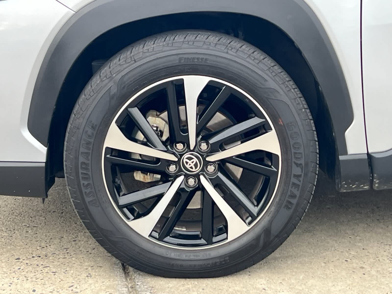 Thumbnail: 2024 Toyota Corolla Cross - 25