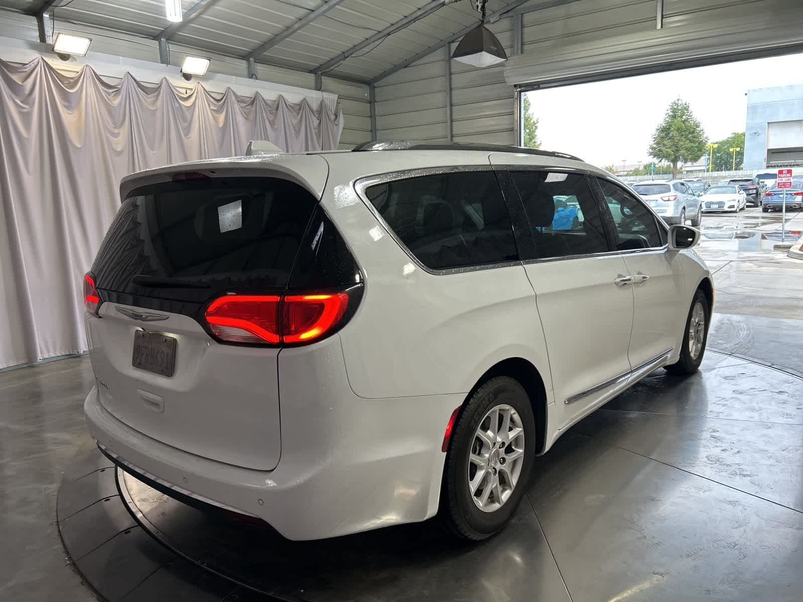 Thumbnail: 2020 Chrysler Pacifica - 8