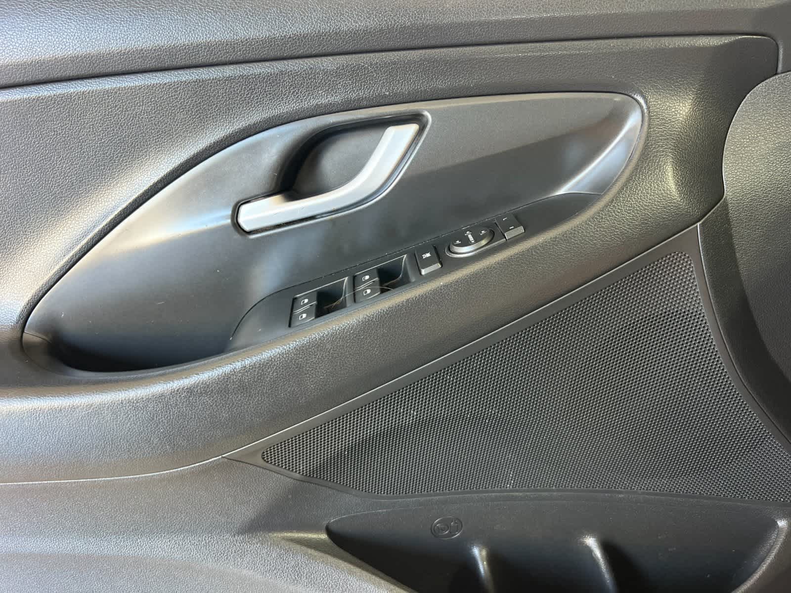 Thumbnail: 2019 Hyundai Elantra - 12