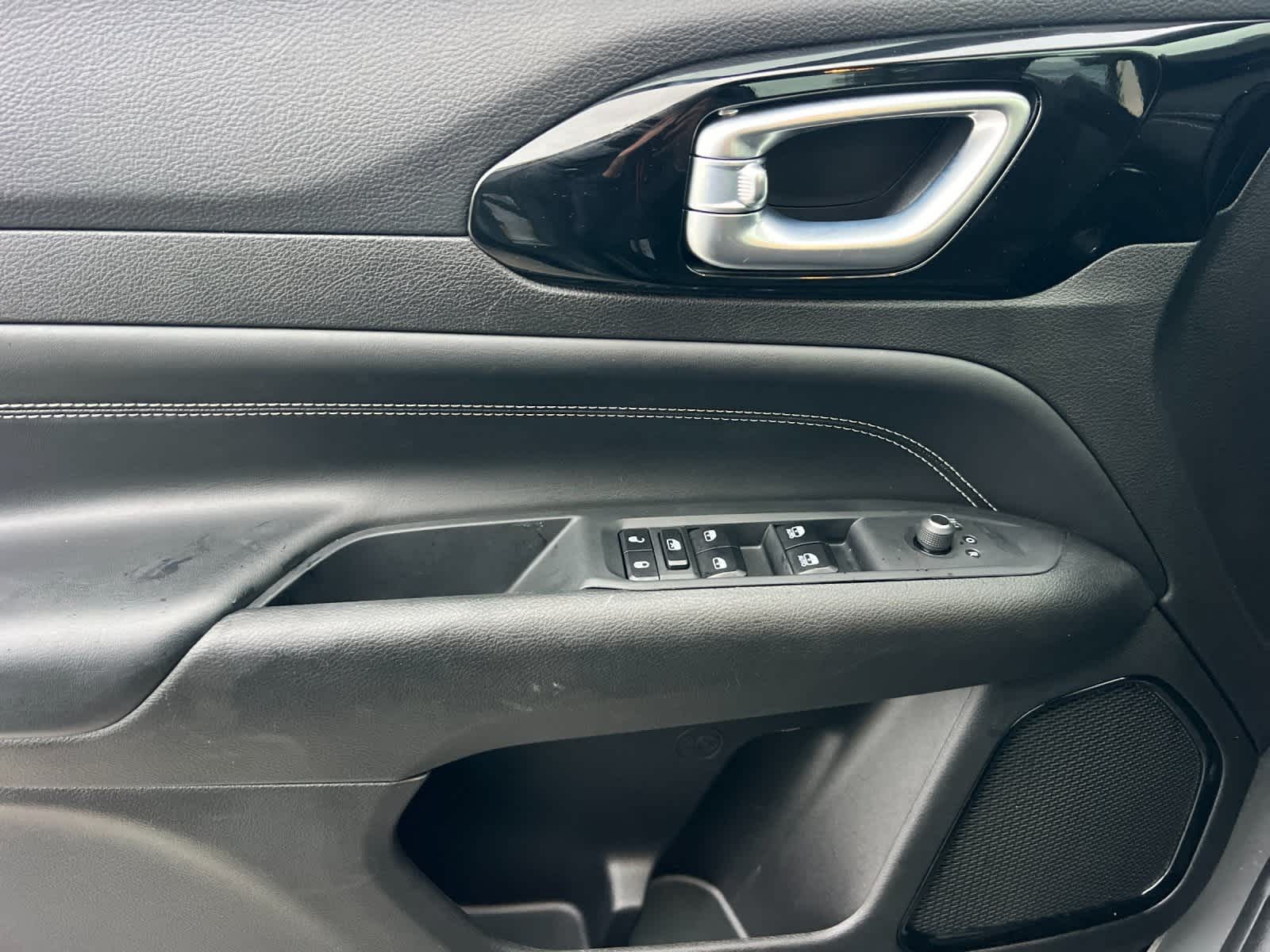 Thumbnail: 2023 Jeep Compass - 12