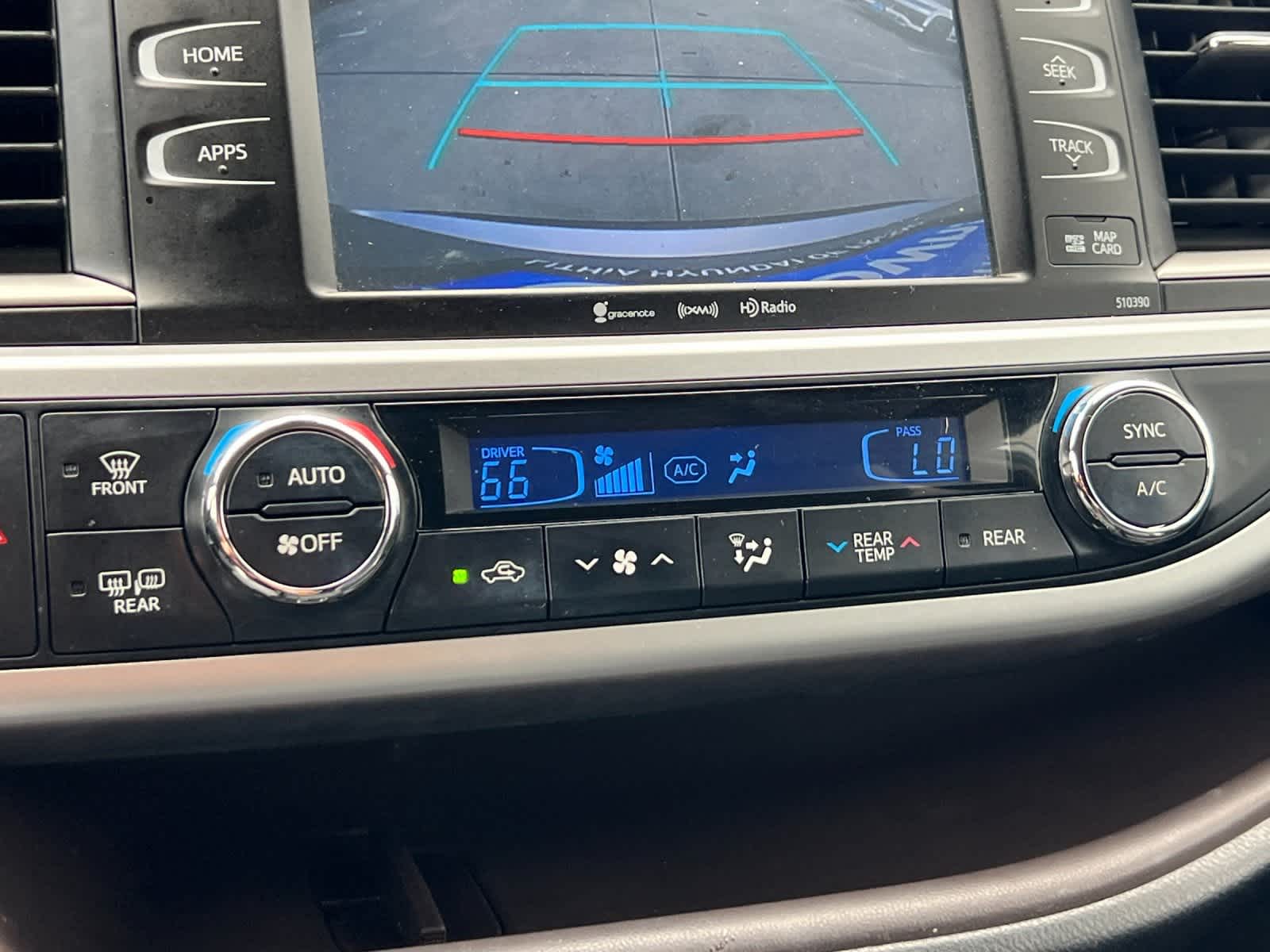 Thumbnail: 2019 Toyota Highlander - 21