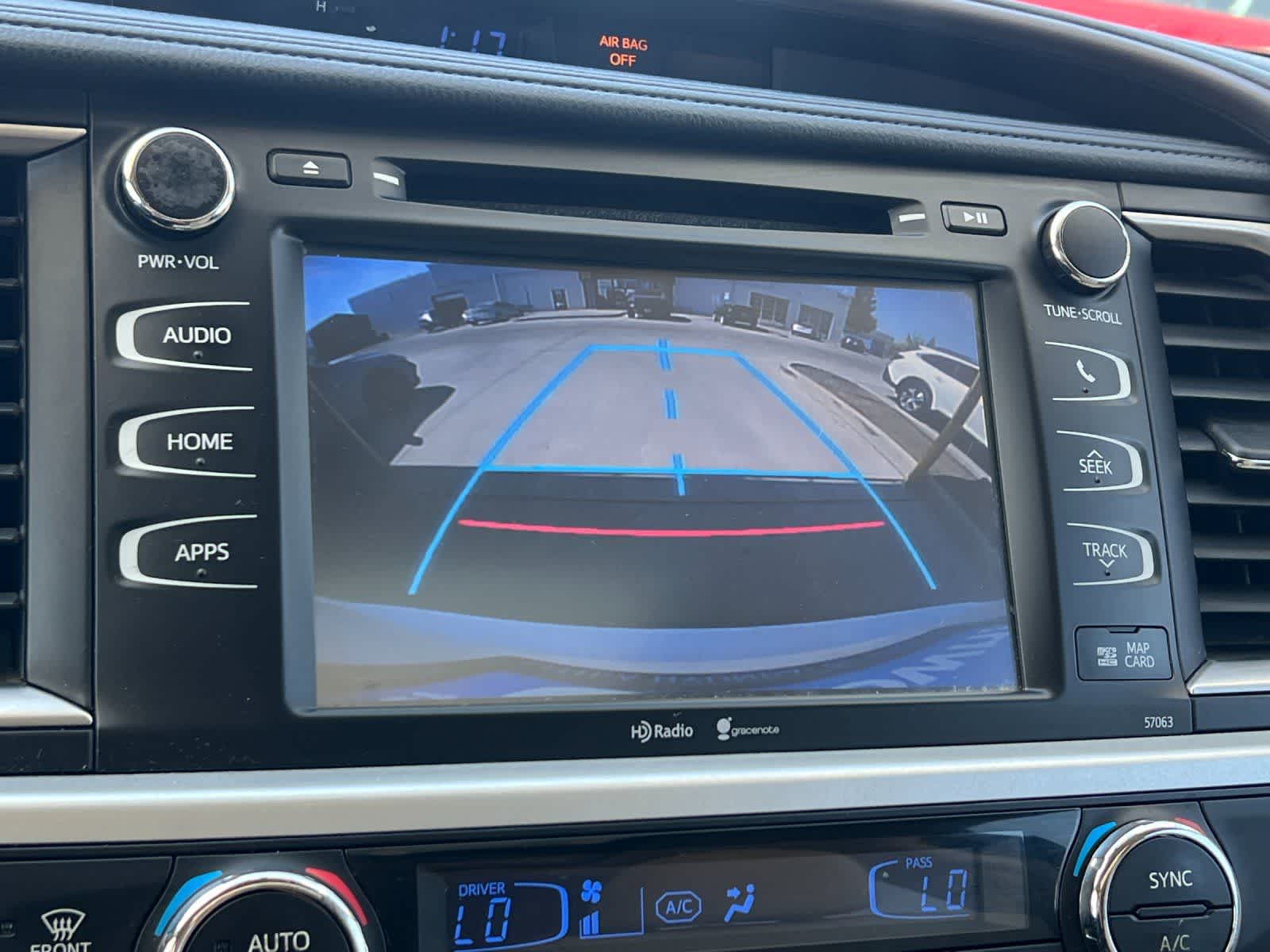 Thumbnail: 2014 Toyota Highlander - 22