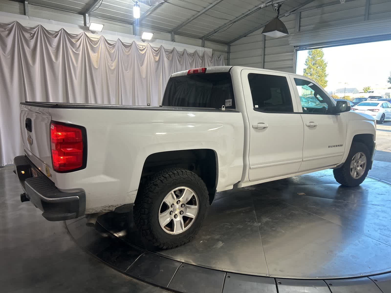Thumbnail: 2017 Chevrolet Silverado 1500 - 9