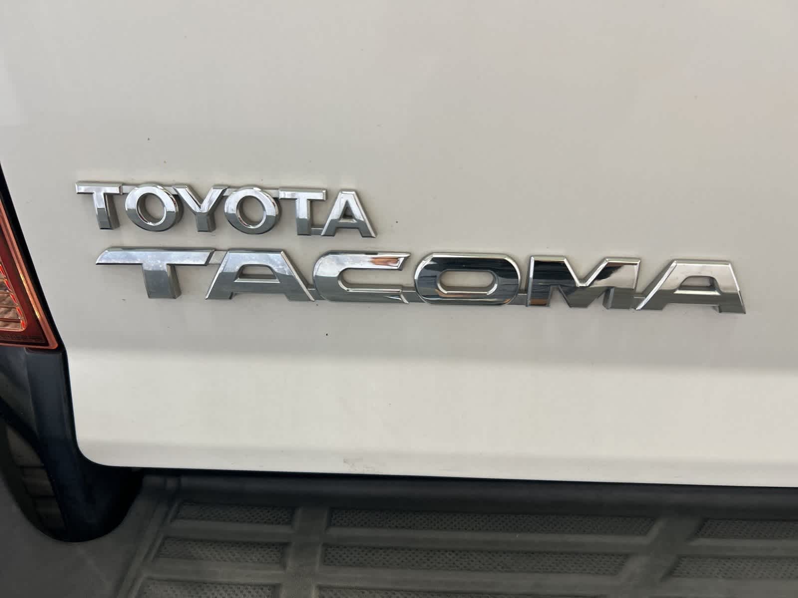 Thumbnail: 2014 Toyota Tacoma - 12