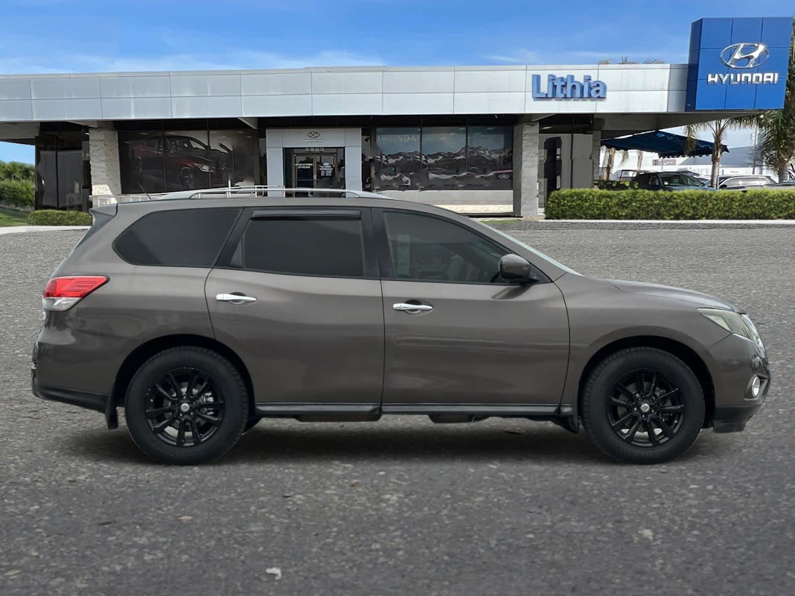 Thumbnail: 2015 Nissan Pathfinder - 8
