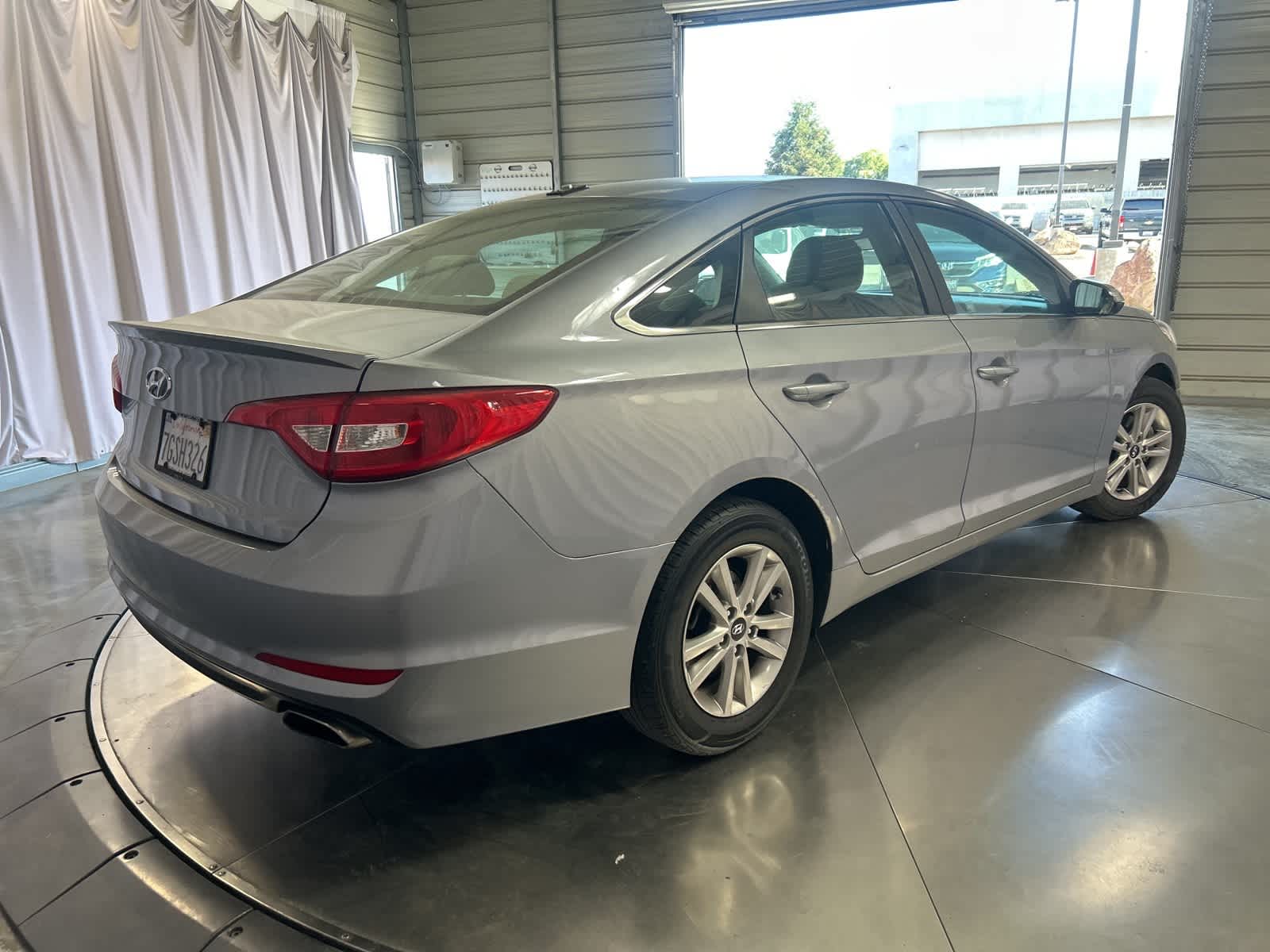 Thumbnail: 2015 Hyundai Sonata - 8