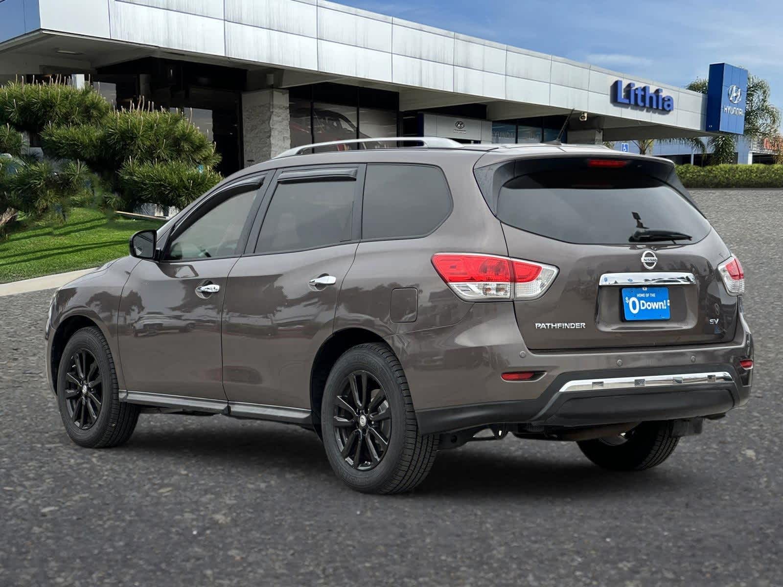 Thumbnail: 2015 Nissan Pathfinder - 6