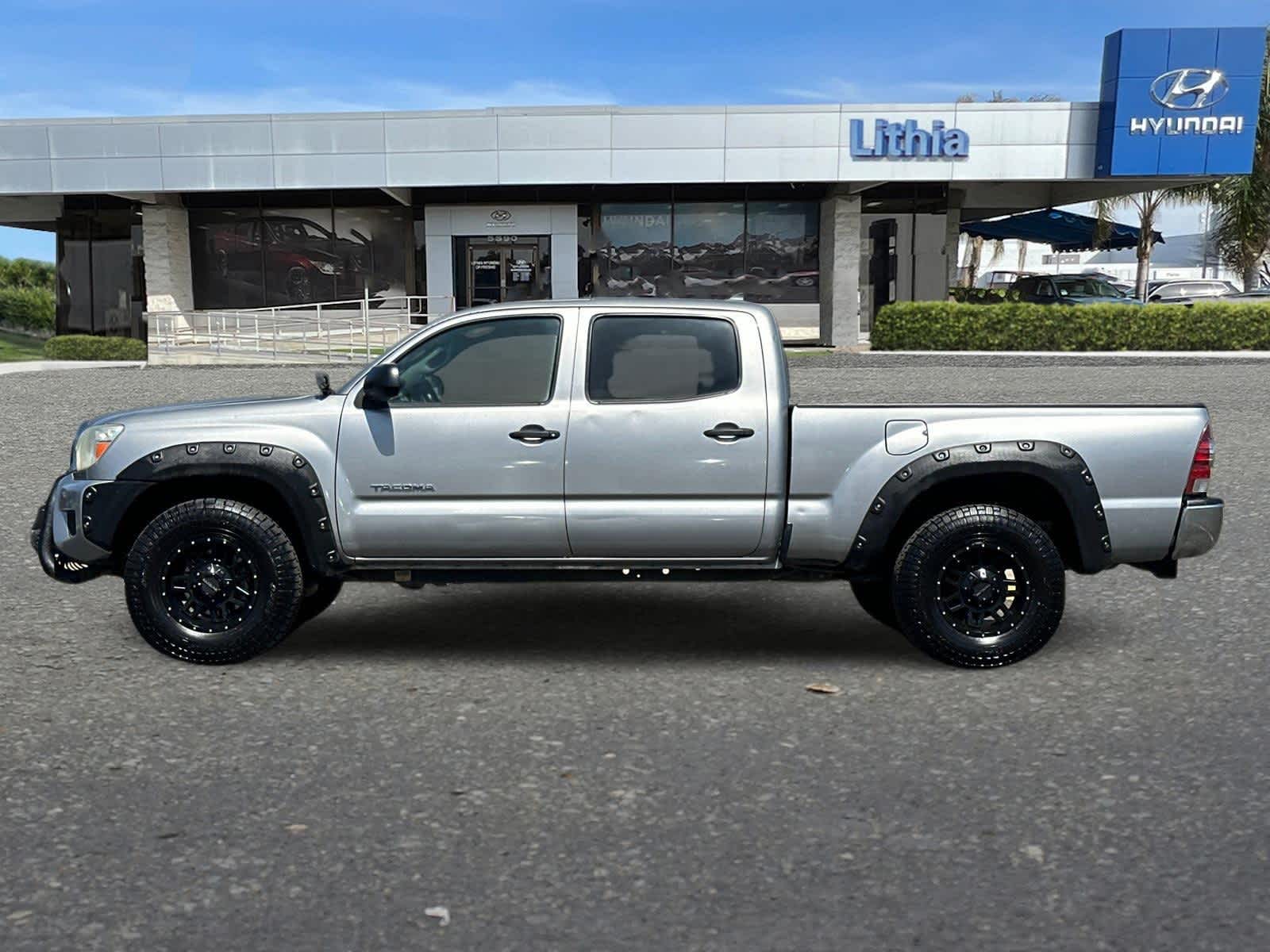 Thumbnail: 2014 Toyota Tacoma - 5