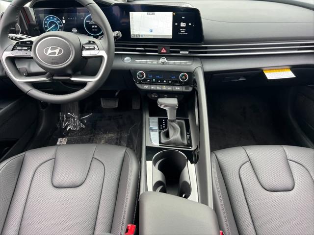 2025 Hyundai Elantra Limited Edition 4