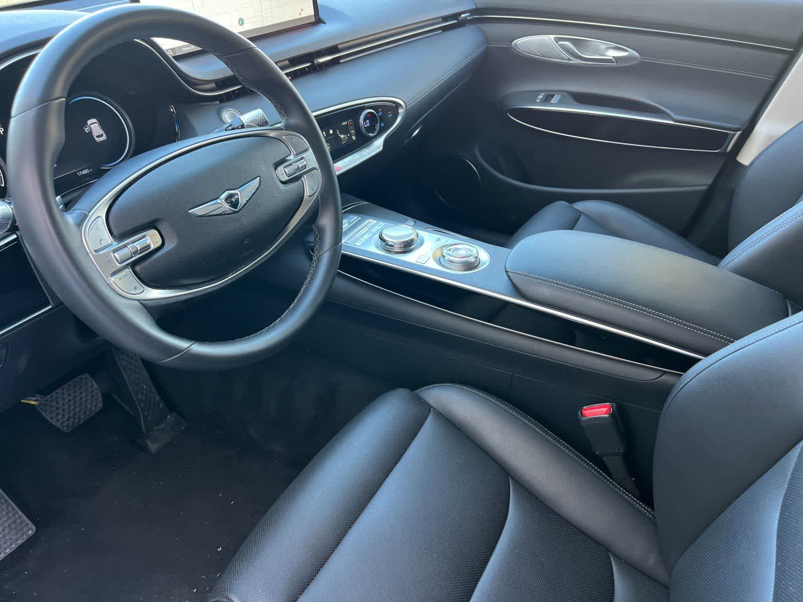 Thumbnail: 2025 Genesis GV70 - 12