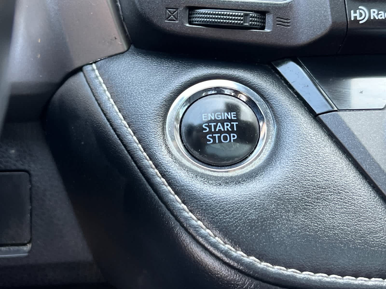 Thumbnail: 2018 Toyota RAV4 - 23