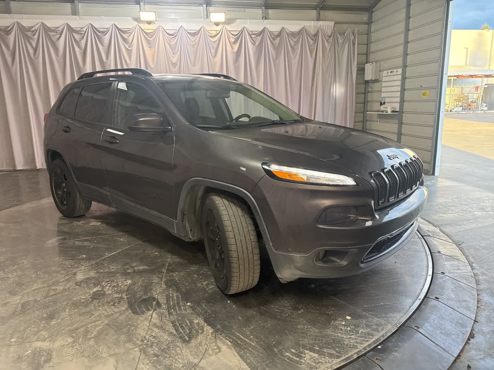 Thumbnail: 2018 Jeep Cherokee - 3