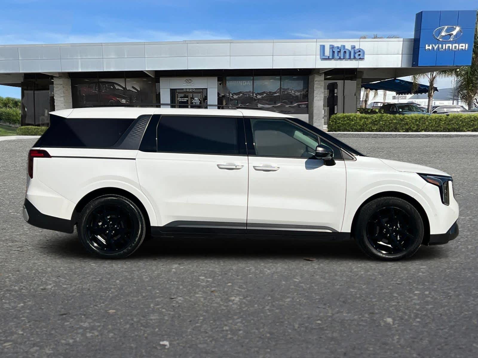 Thumbnail: 2025 Kia Carnival - 9