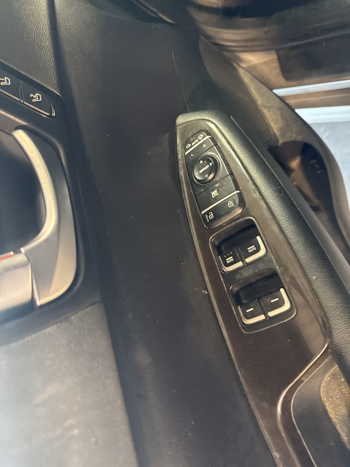 Thumbnail: 2016 Kia Optima - 9