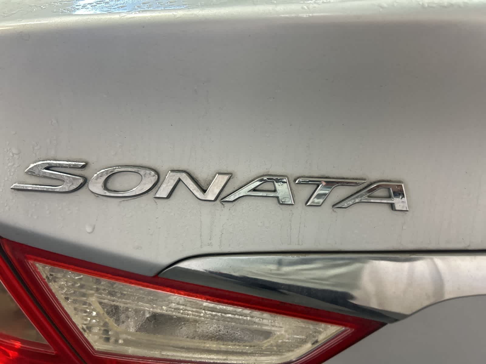 Thumbnail: 2011 Hyundai Sonata - 11