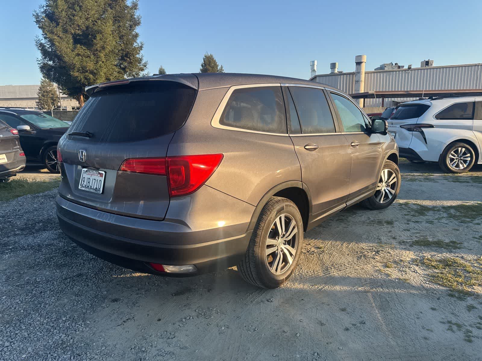 Thumbnail: 2017 Honda Pilot - 5