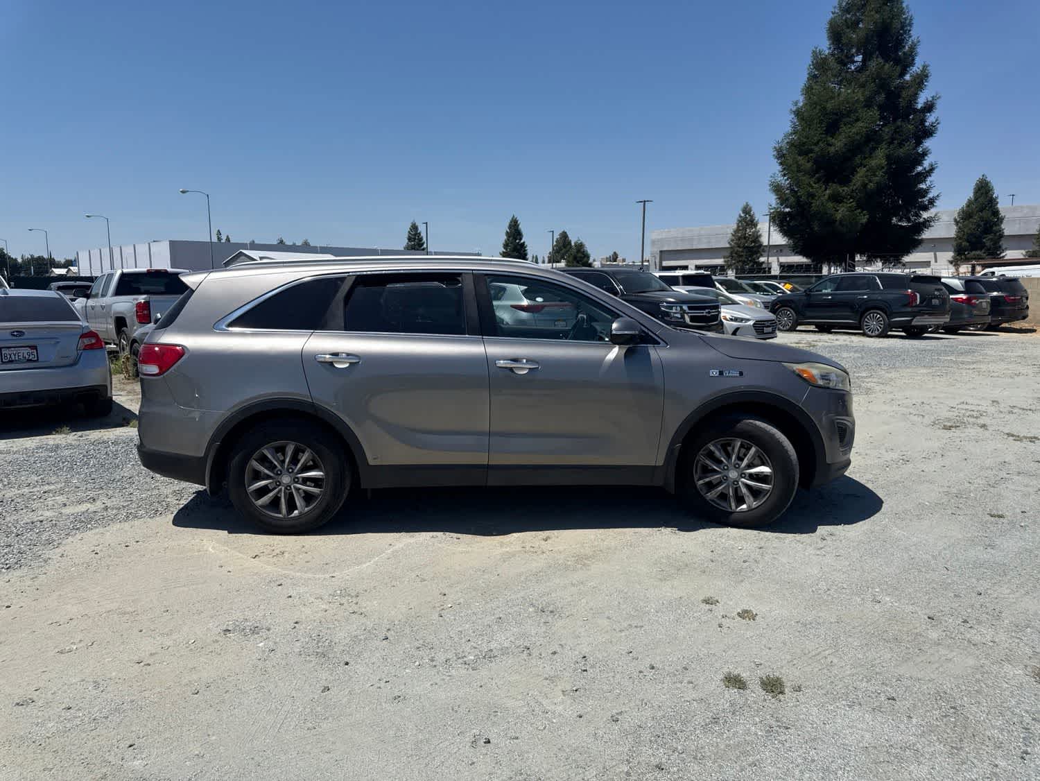 Thumbnail: 2017 Kia Sorento - 3