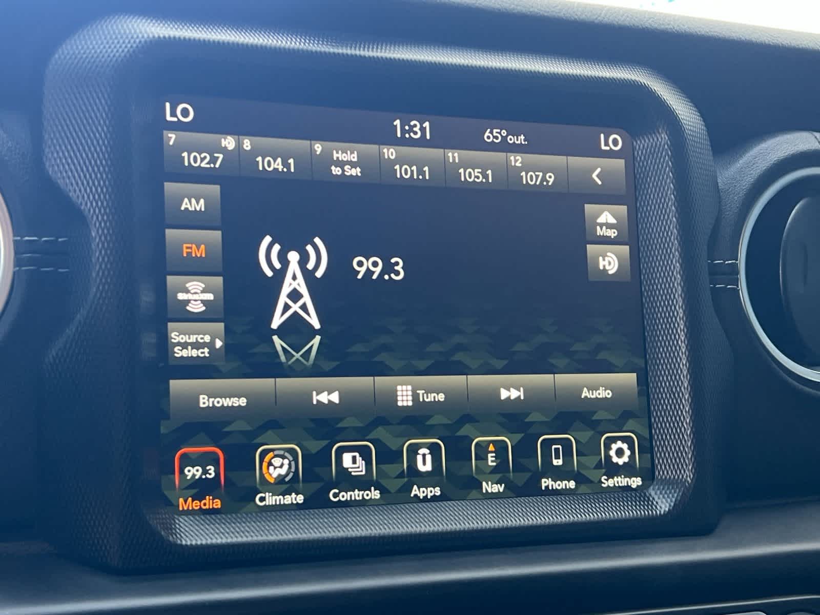 Thumbnail: 2023 Jeep Wrangler - 19