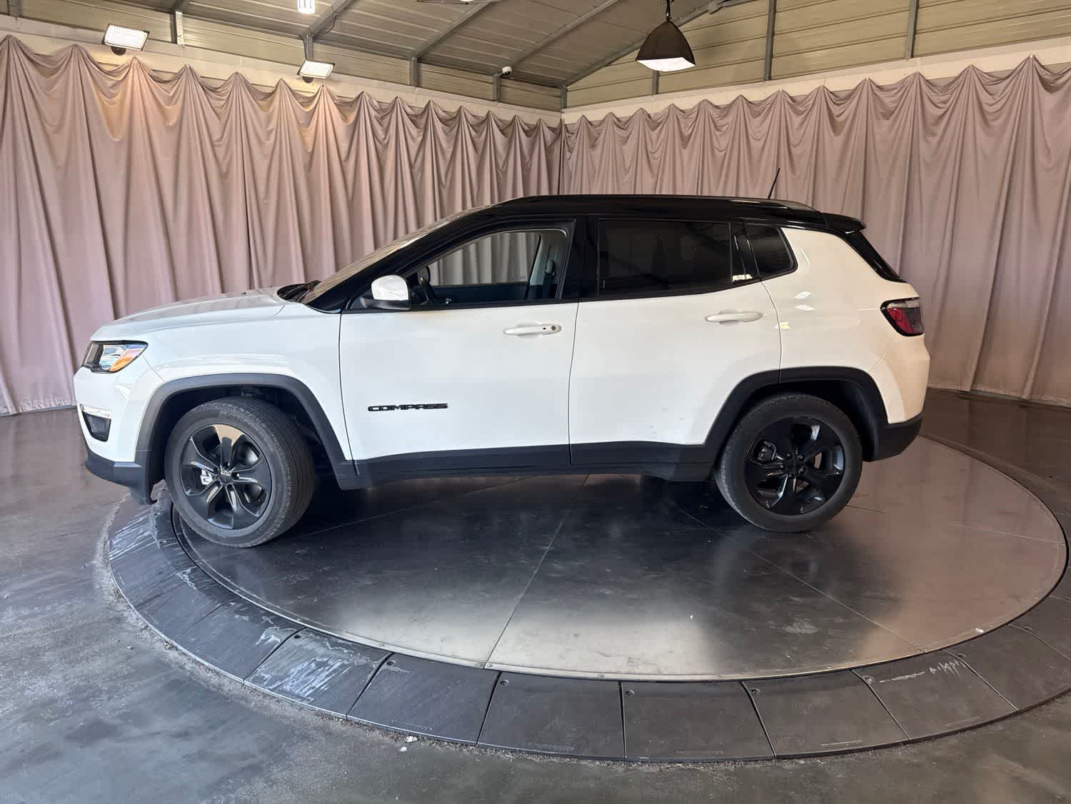 2021 Jeep Compass Latitude photo 3