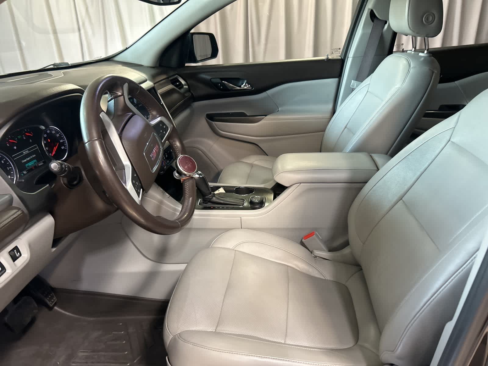 Thumbnail: 2018 GMC Acadia - 26