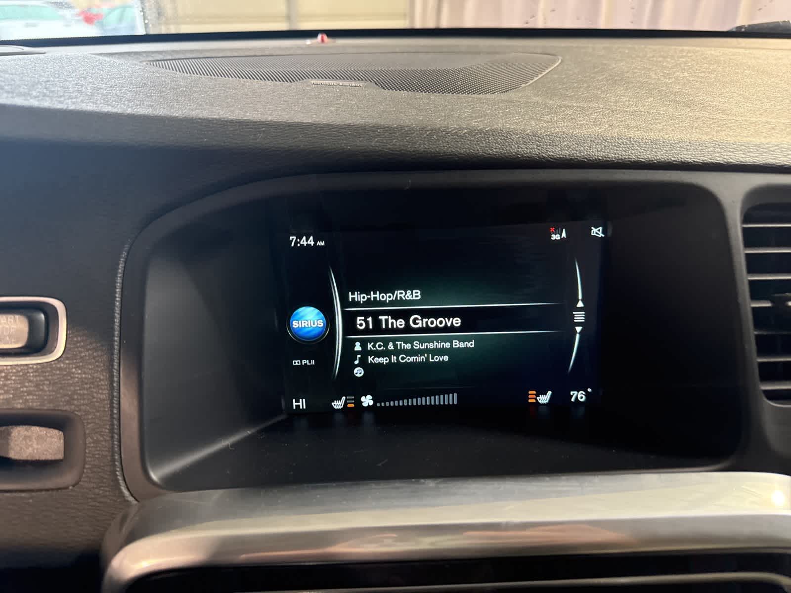 Thumbnail: 2015 Volvo S60 - 24