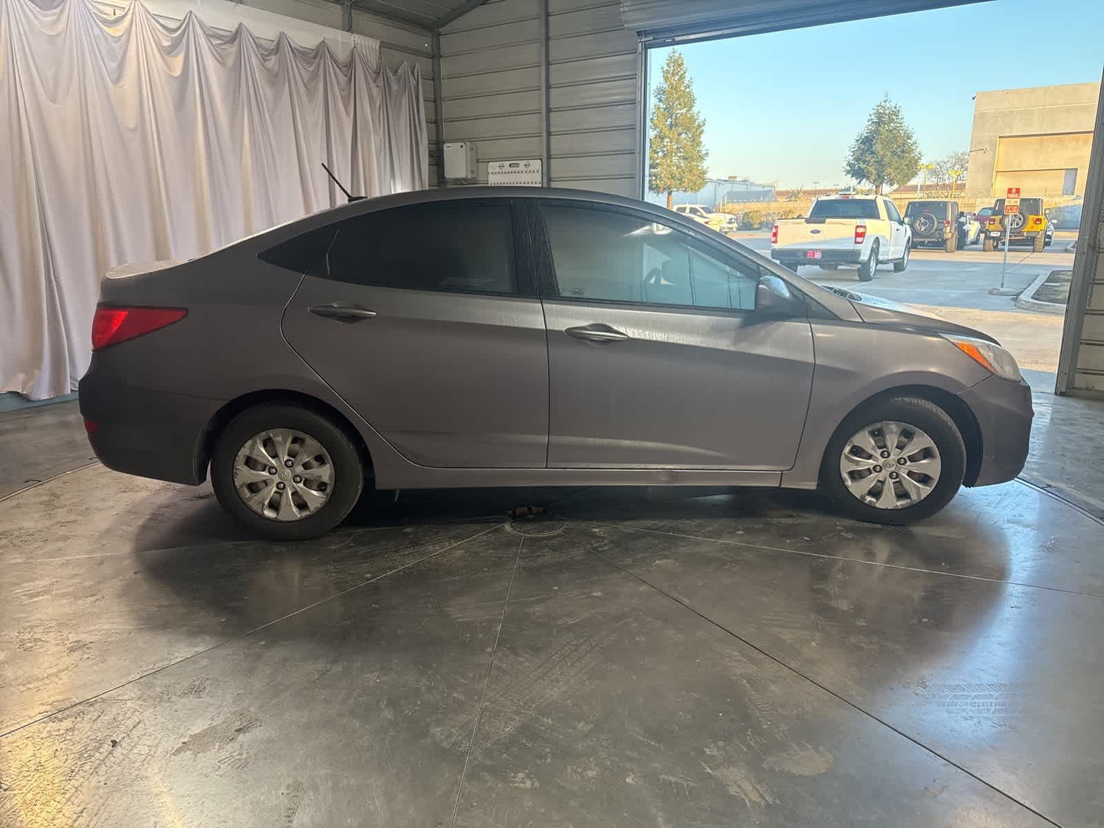 Thumbnail: 2015 Hyundai Accent - 4