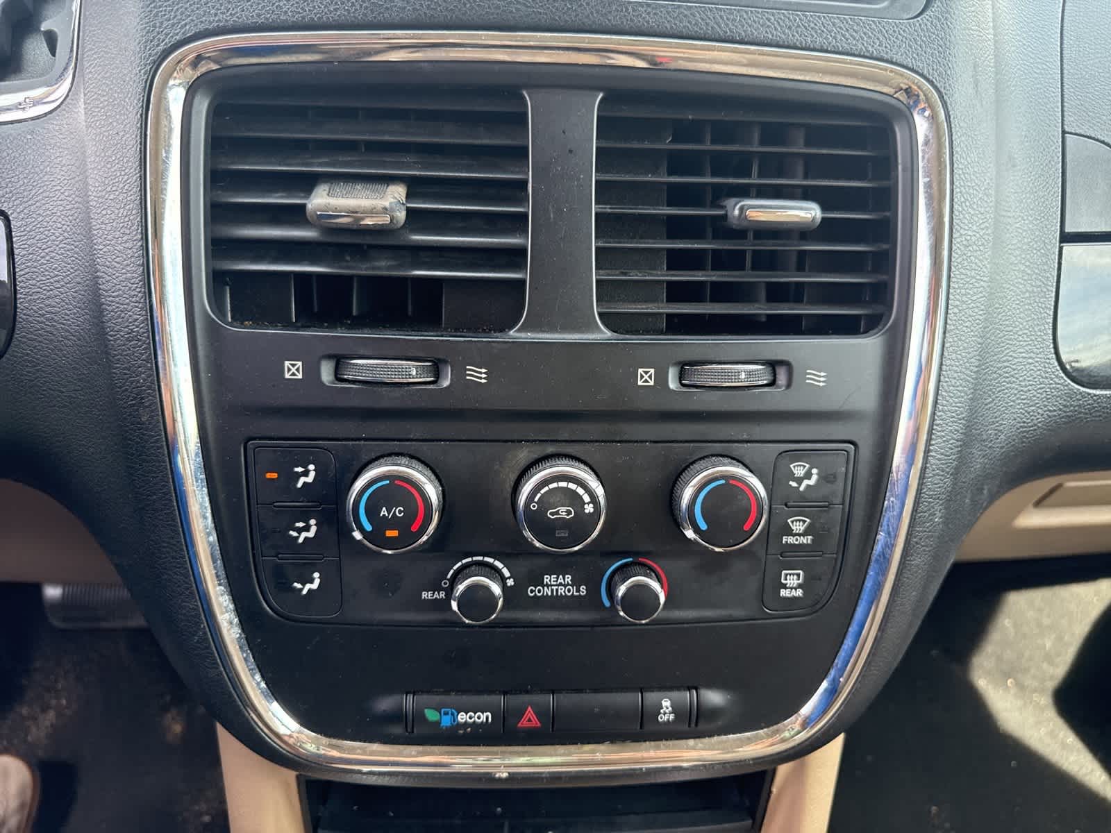 Thumbnail: 2016 Dodge Grand Caravan - 28