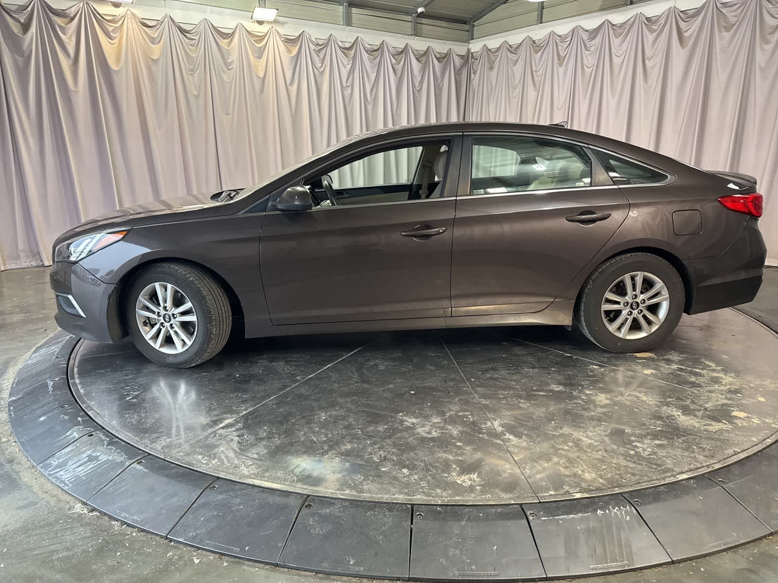 Thumbnail: 2016 Hyundai Sonata - 8