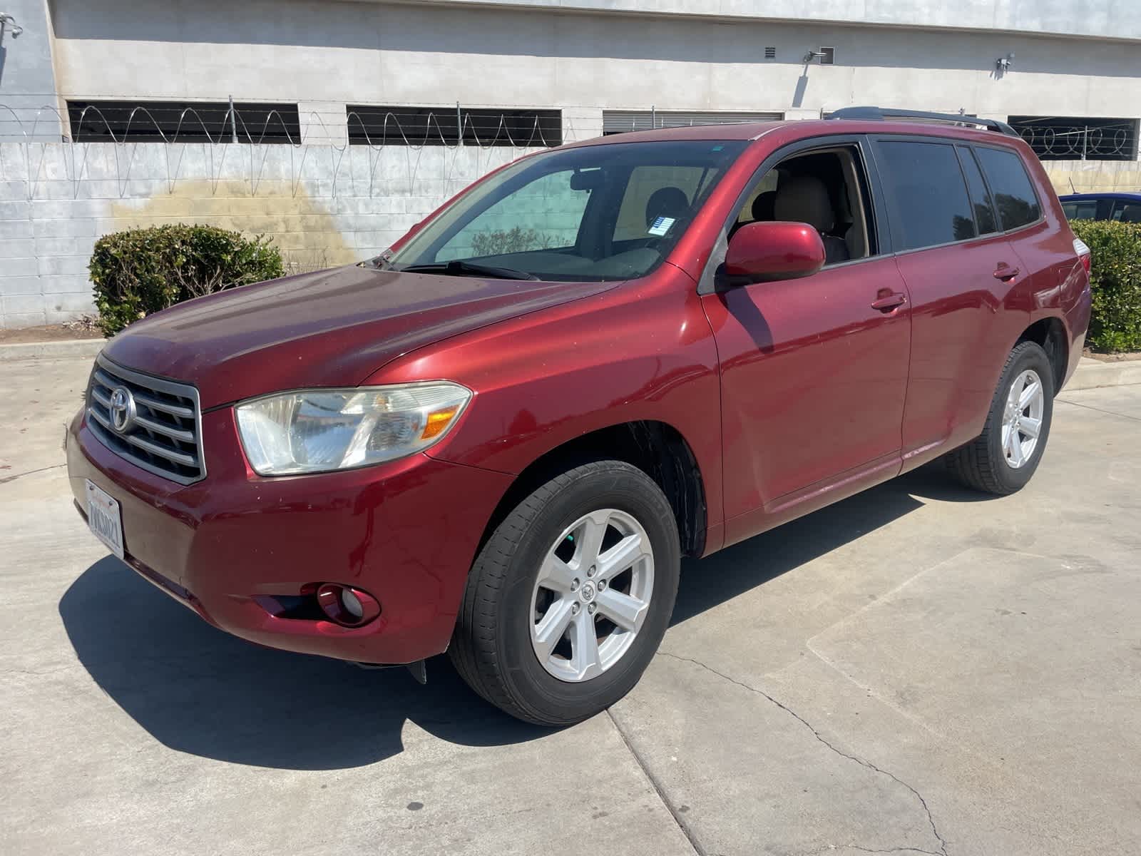 Used 2010 Toyota Highlander SE with VIN 5TDKK3EH2AS022275 for sale in Fresno, CA