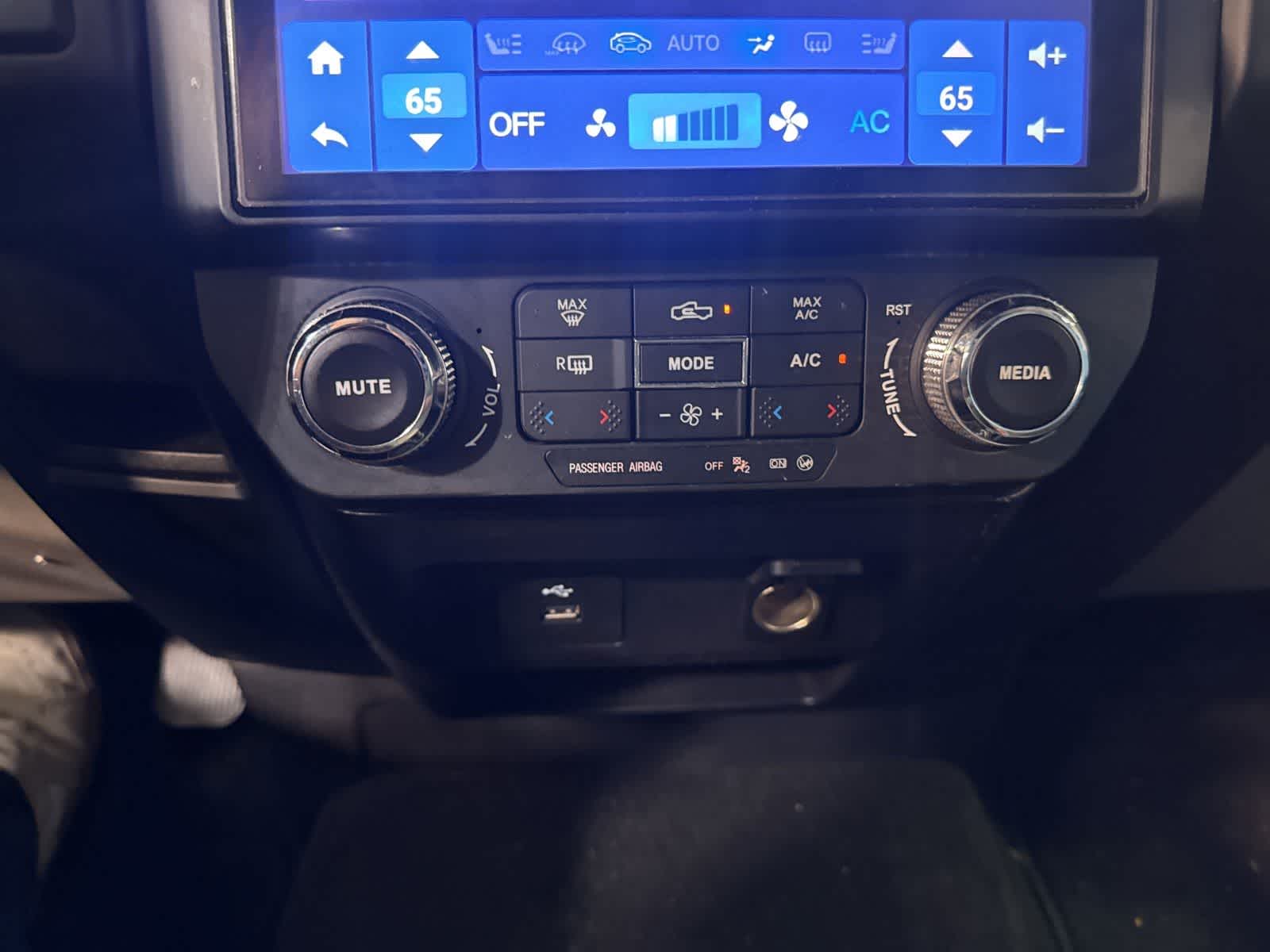 Thumbnail: 2019 Ford F-150 - 24