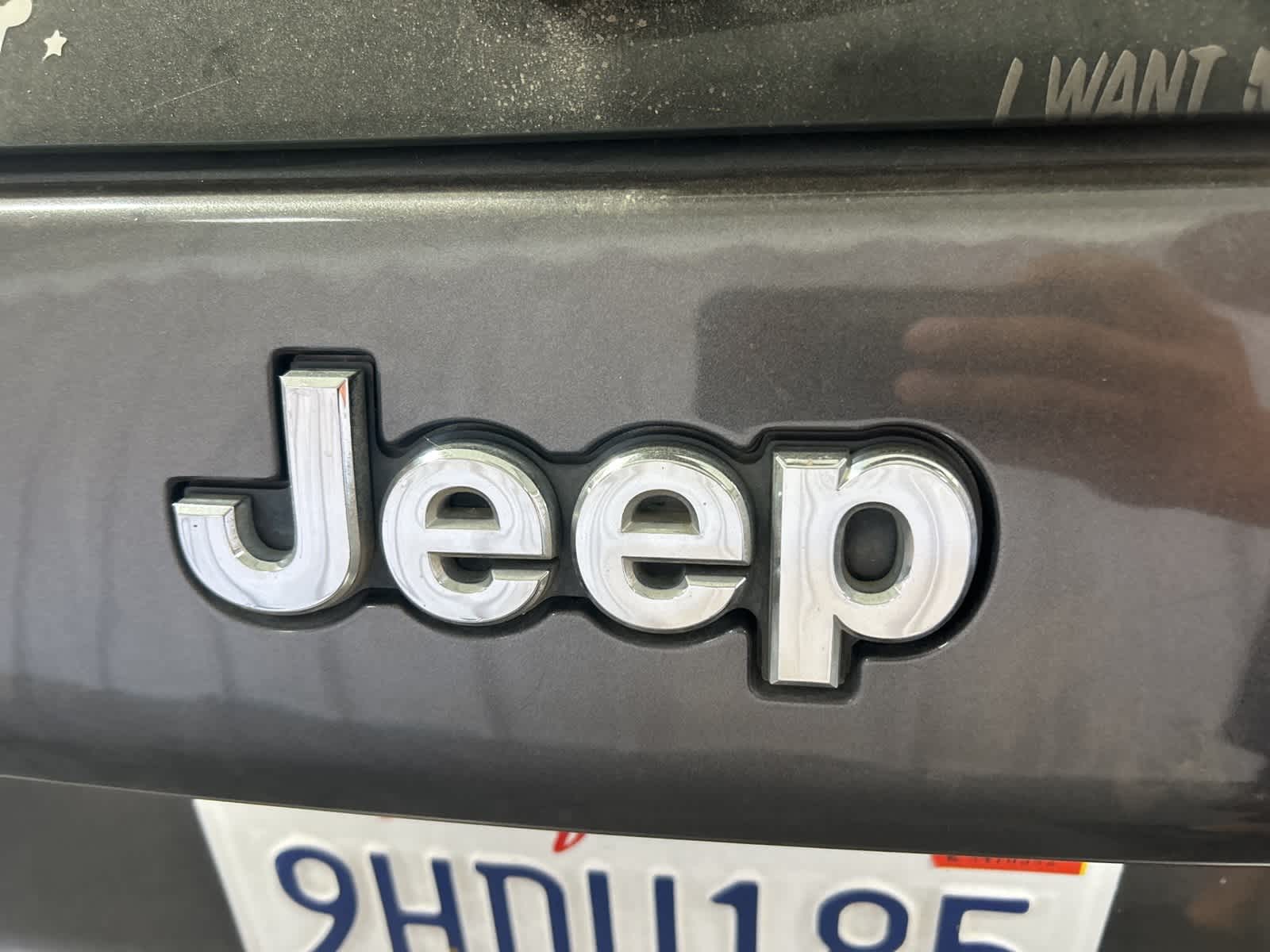 Thumbnail: 2020 Jeep Cherokee - 12