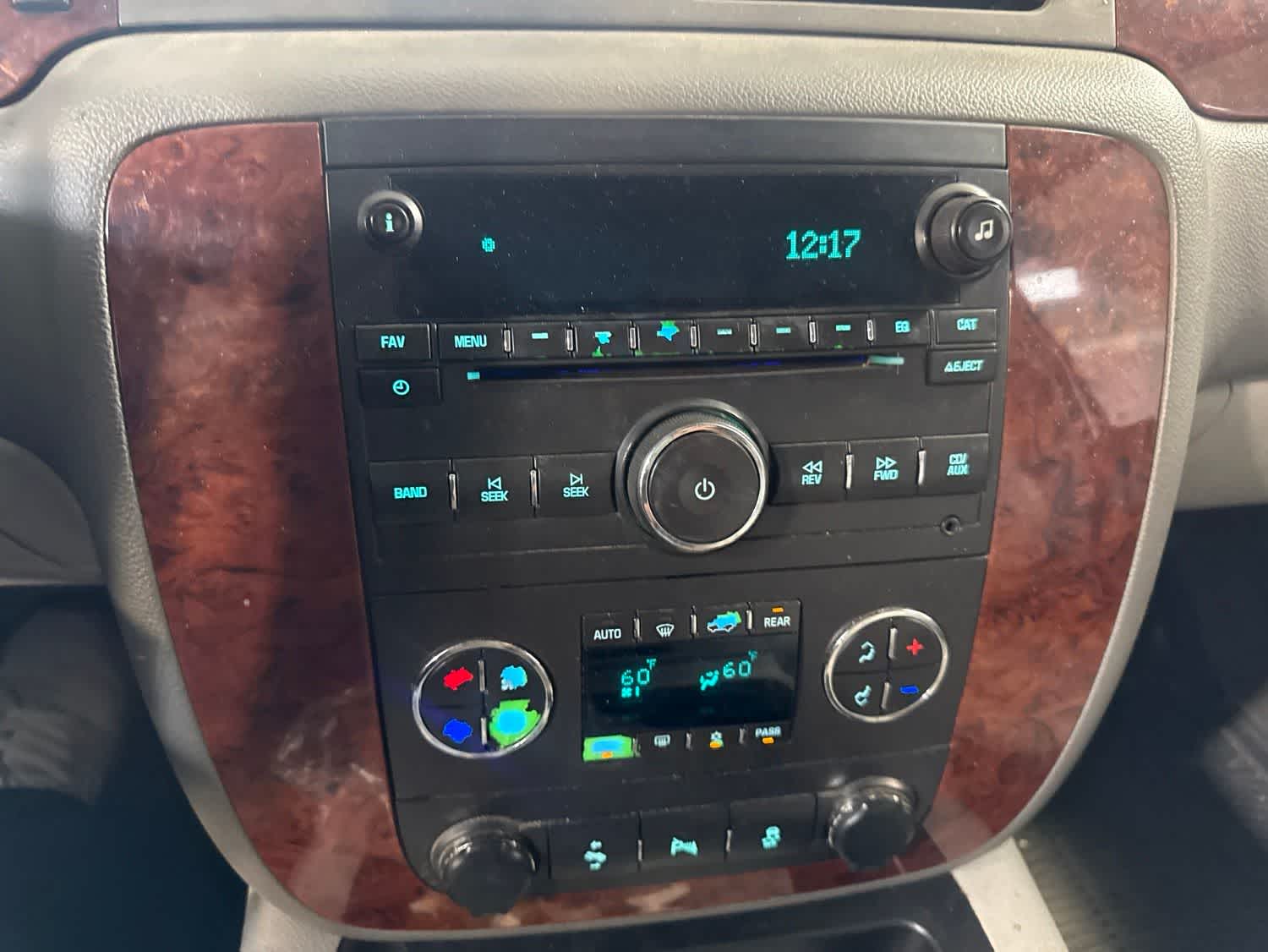 Thumbnail: 2013 Chevrolet Tahoe - 24