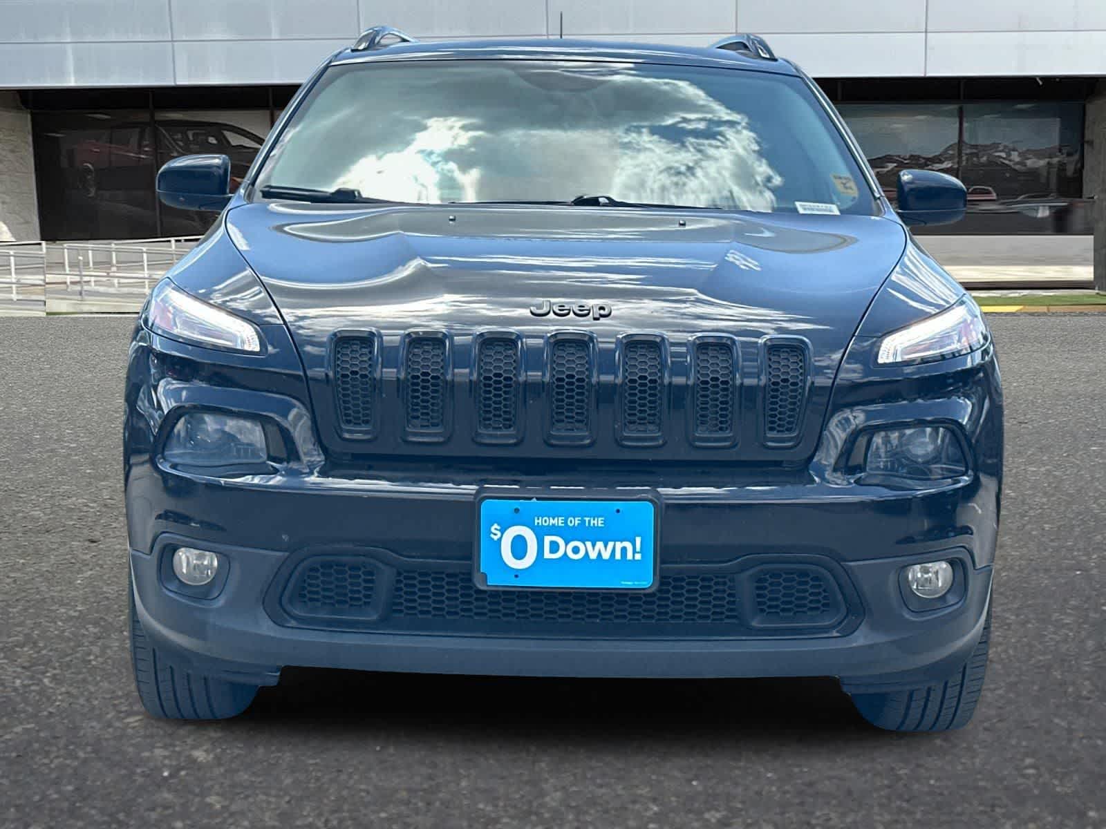 Thumbnail: 2018 Jeep Cherokee - 10
