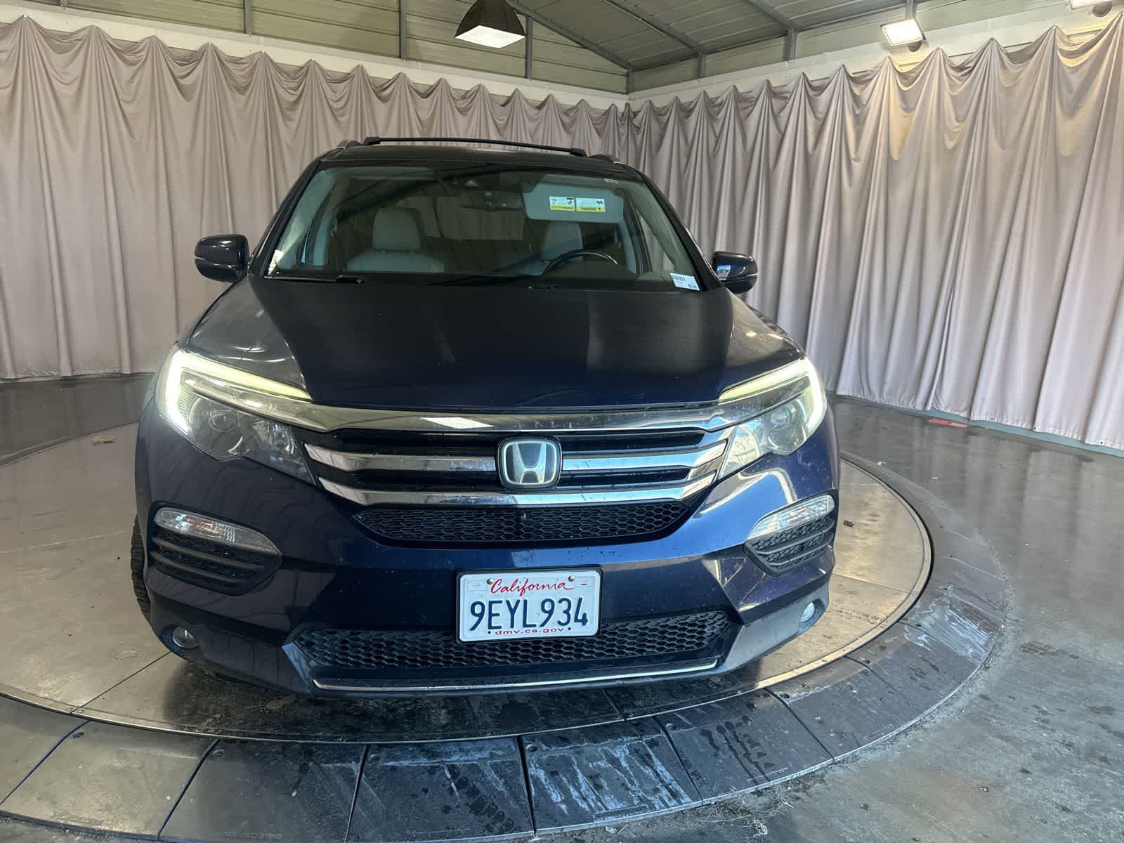 Thumbnail: 2017 Honda Pilot - 2