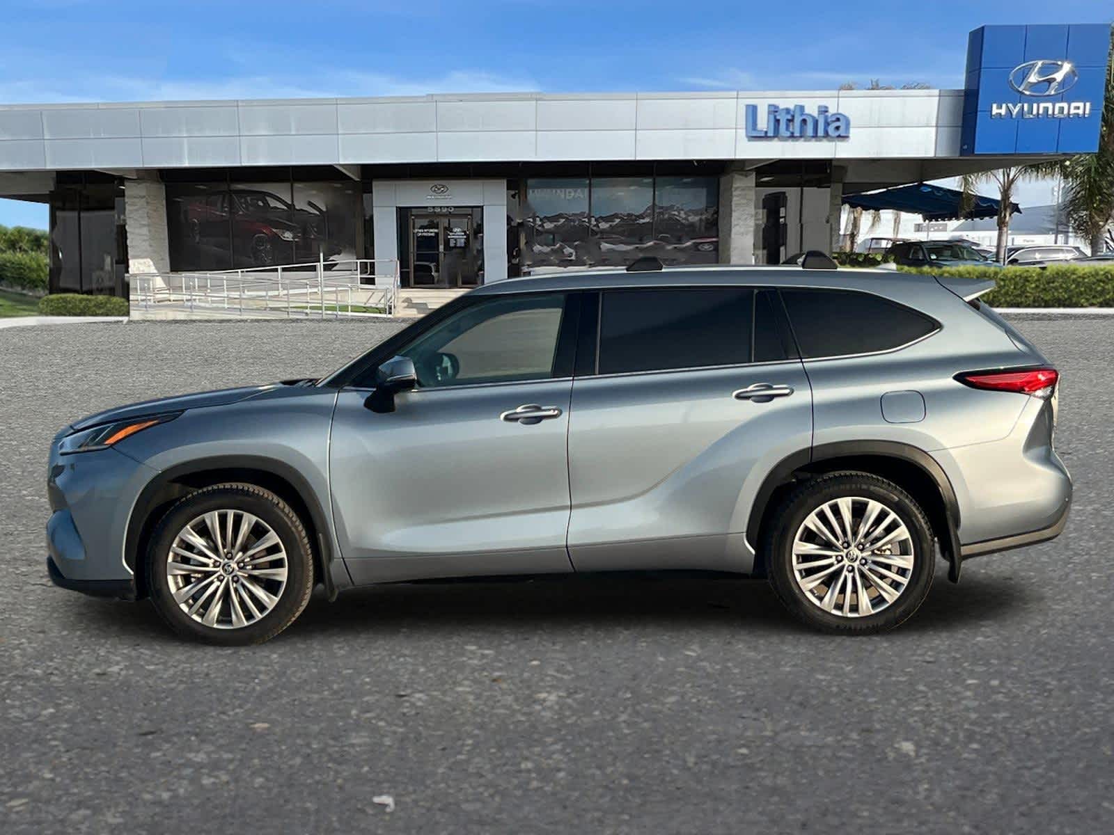 Thumbnail: 2022 Toyota Highlander - 5